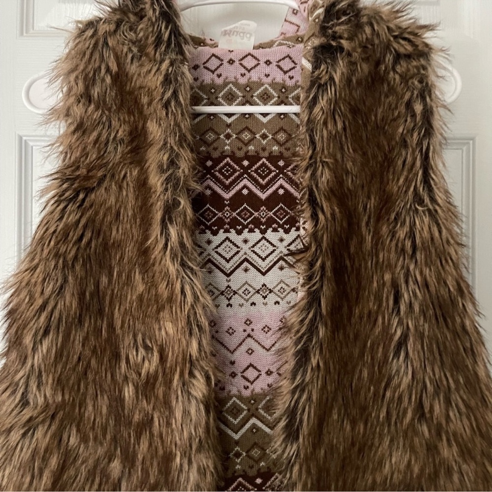 Mudd faux fur hooded vest
